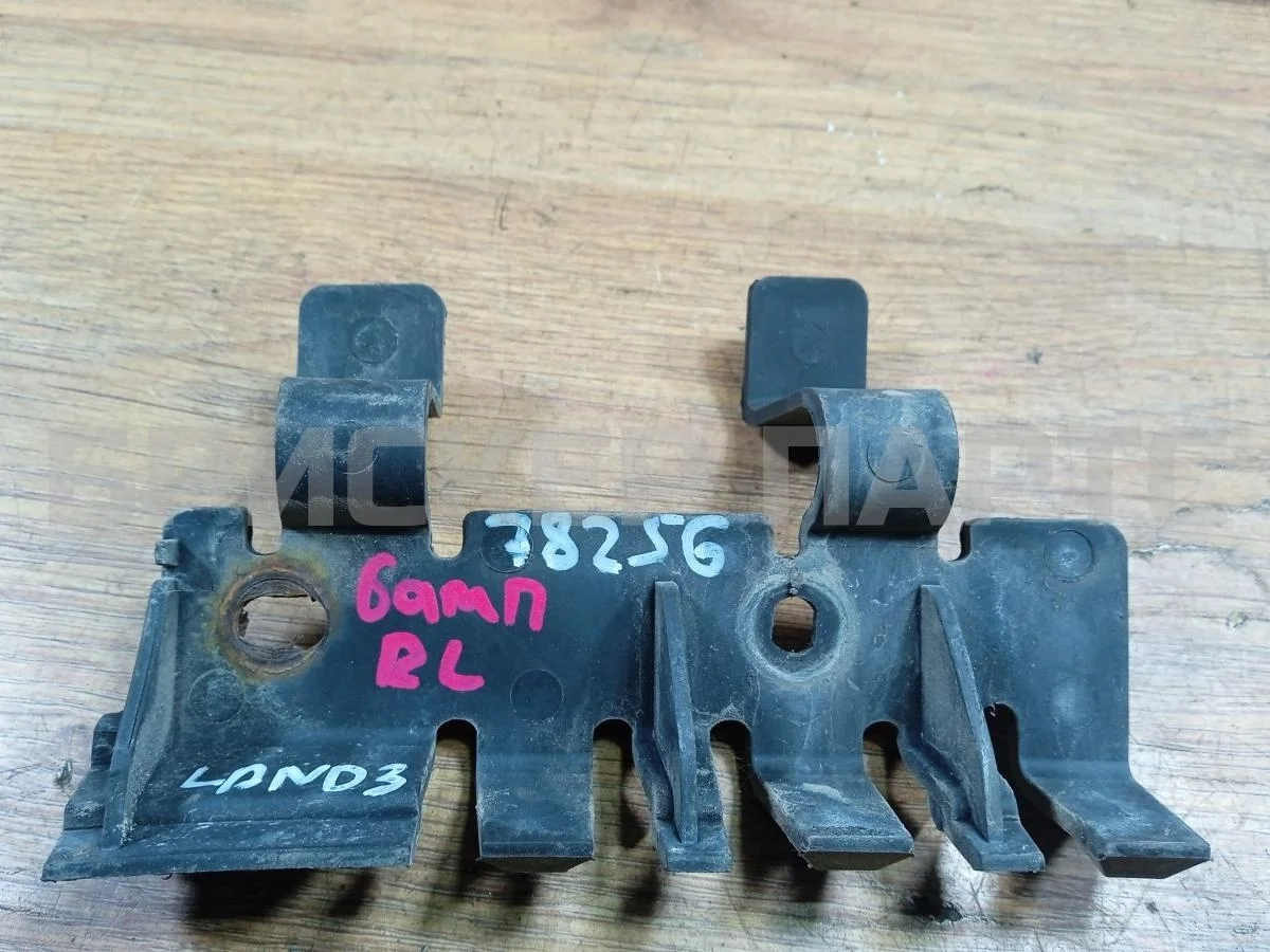 Кронштейн бампера Ленд Ровер Дискавери 3