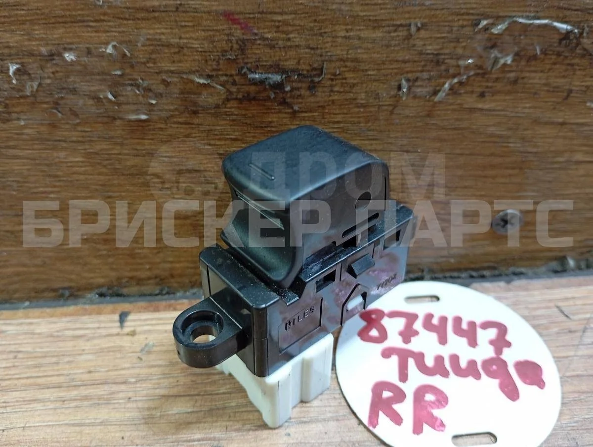 Кнопка стеклоподъемника Ниссан Тиида 1  C11