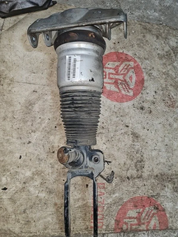 Стойка пневматическая сборе Porsche Cayenne 2006 955