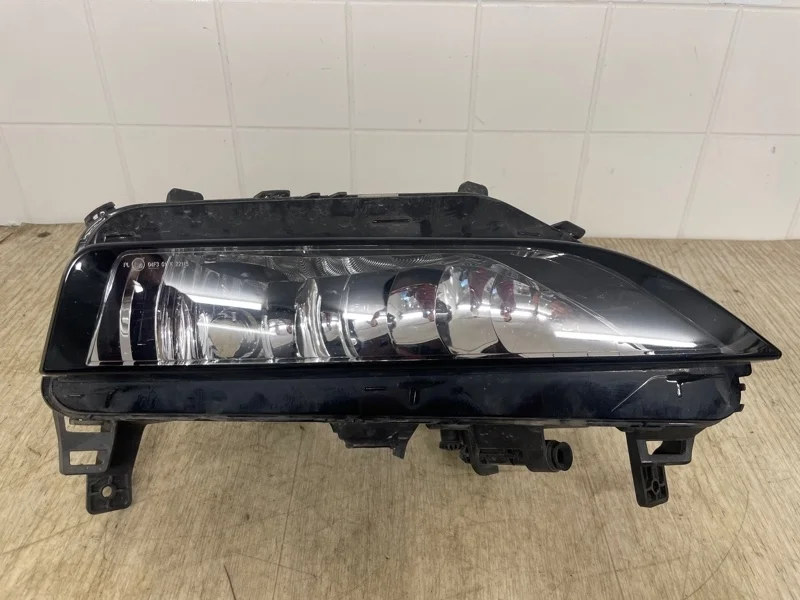 Фара противотуманная Skoda Rapid 2020 2021 2022 2023 60U941700, передняя правая