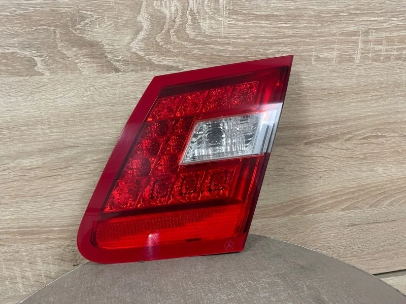 ФОНАРЬ В КРЫШКУ БАГАЖНИКА Mercedes-Benz E-Class 2009 2010 2011 2012 2013 A2129060258 W212, задний правый