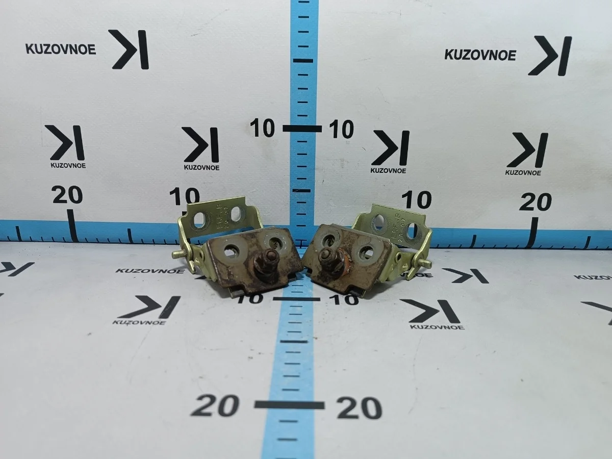 Петля крышки багажника Ford Fusion 2007 CBK