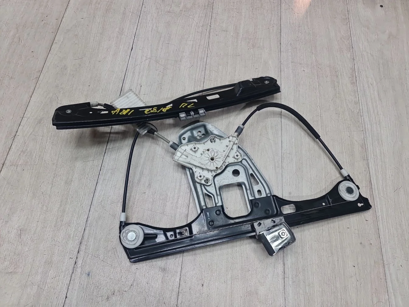Стеклоподъемник передний левый для Mercedes E-klasse W211 2002-2009