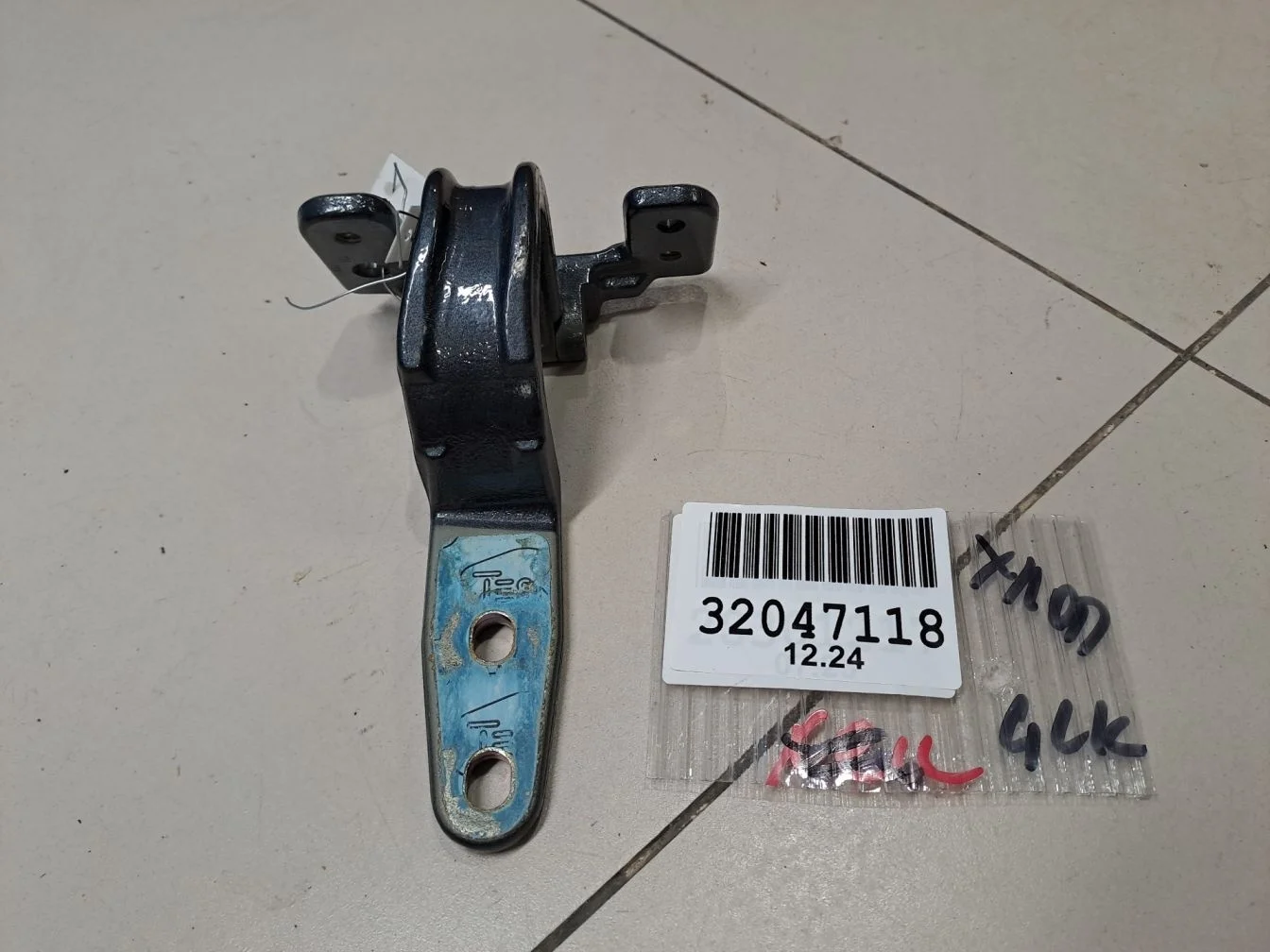 Петля двери багажника правая для Mercedes GLK-klasse X204 2008-2015