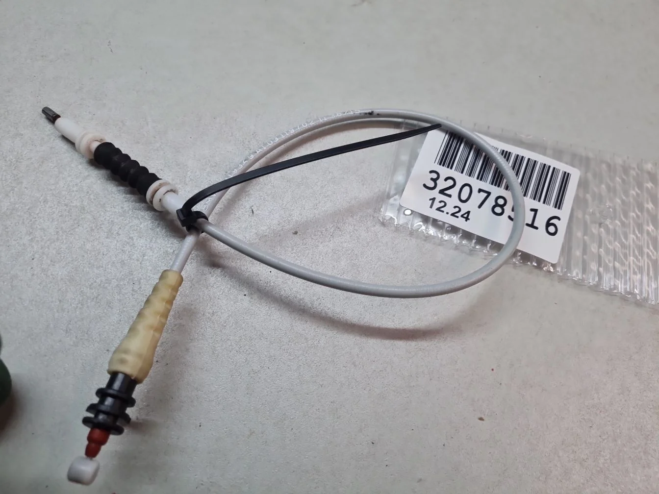 Трос открывания передней двери для BMW X3 F25 2010-2017