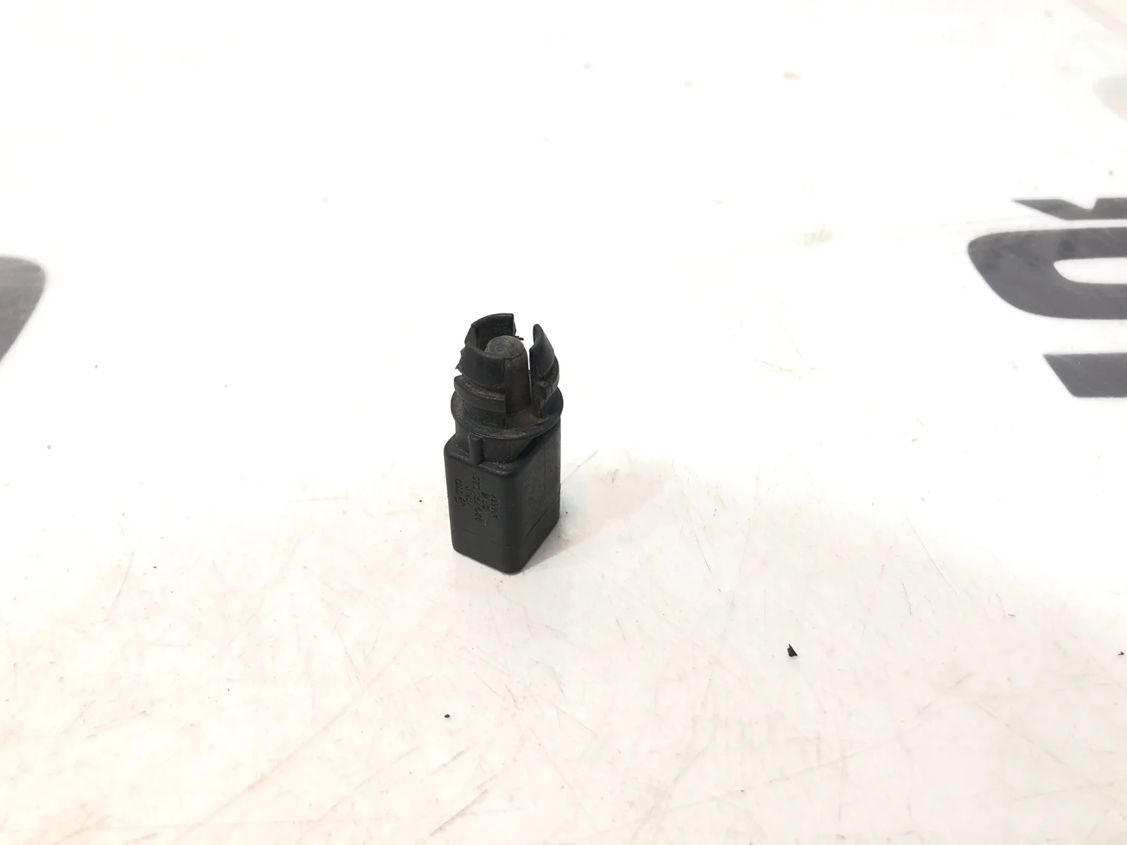 Датчик наружной температуры Skoda Yeti 2012 8Z0820535 5L