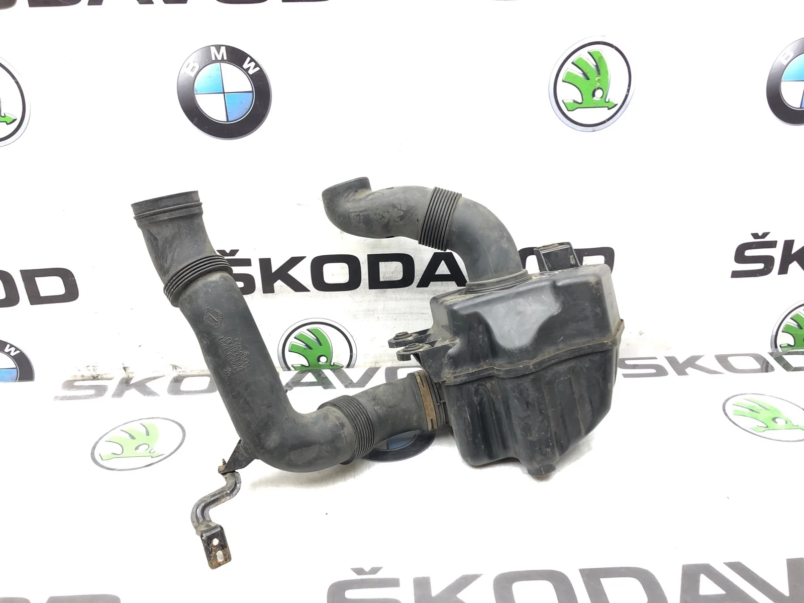 Резонатор воздушного фильтра Skoda Octavia 2011 1K0129622D A5 (1Z) 1.6 BSE