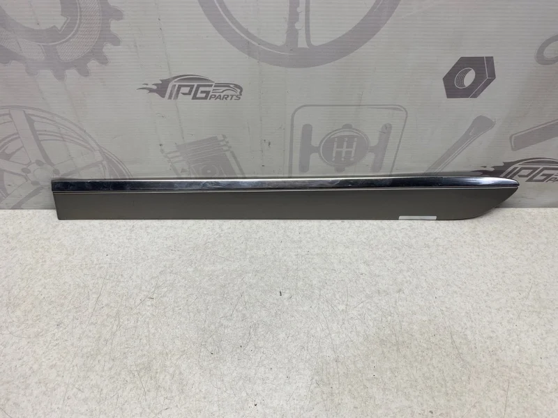 Молдинг задней левой двери Mercedes-benz ML W164