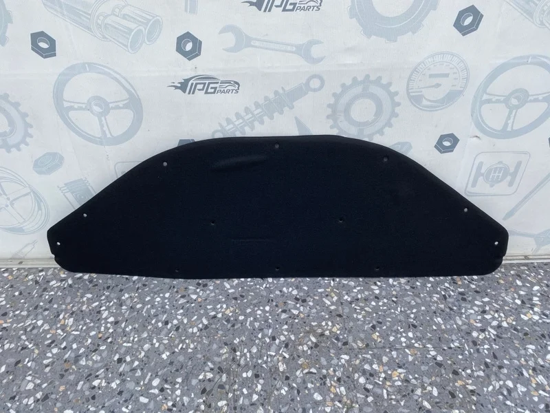 Шумоизоляция капота Mercedes-benz W251