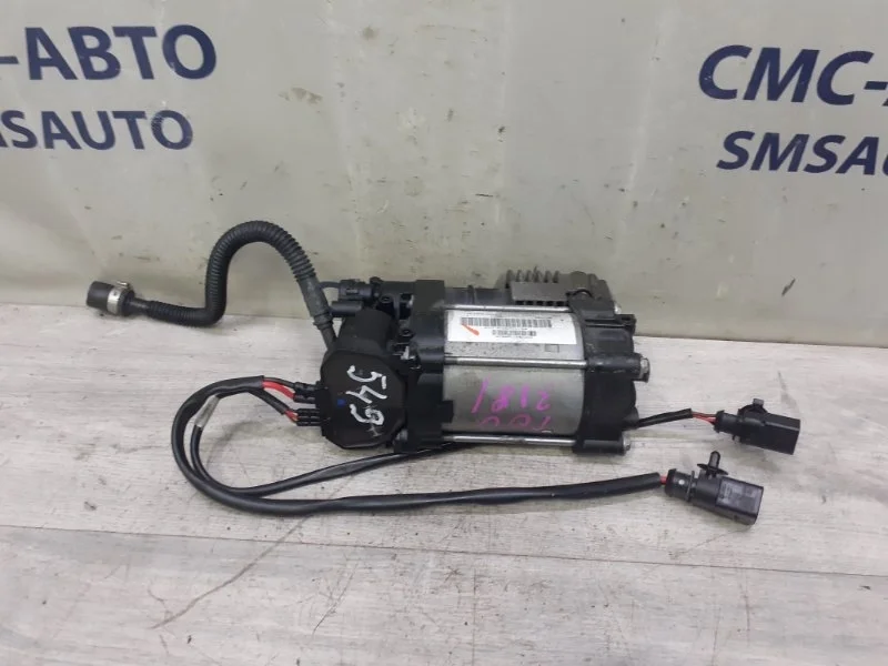 Компрессор пневмоподвески Volkswagen Touareg 7P0698007B NF