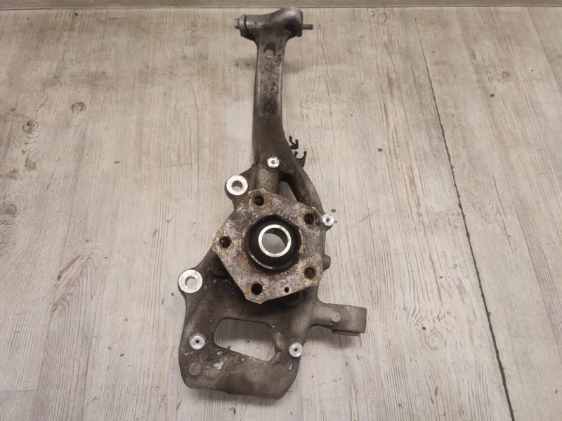 Кулак поворотный со ступицей Audi Q7 S-line 2019 4M