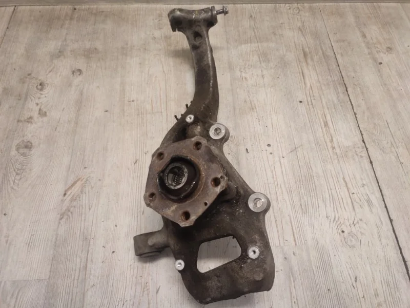 Кулак поворотный со ступицей Audi Q7 S-line 2019 4M