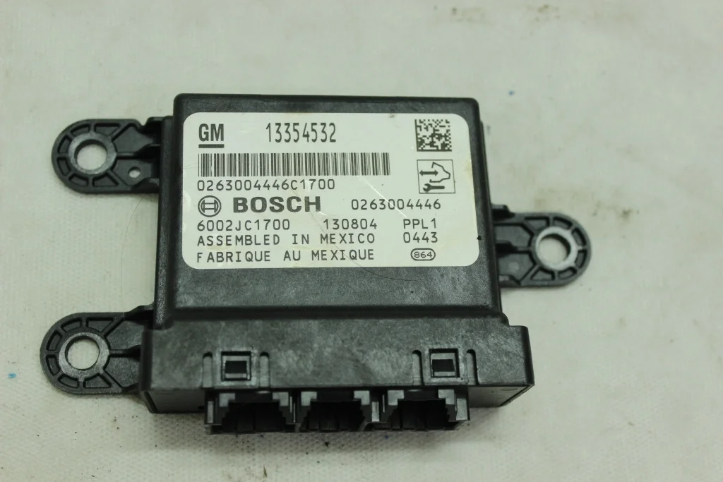 Блок управления парктрониками 13354532 Opel Astra J