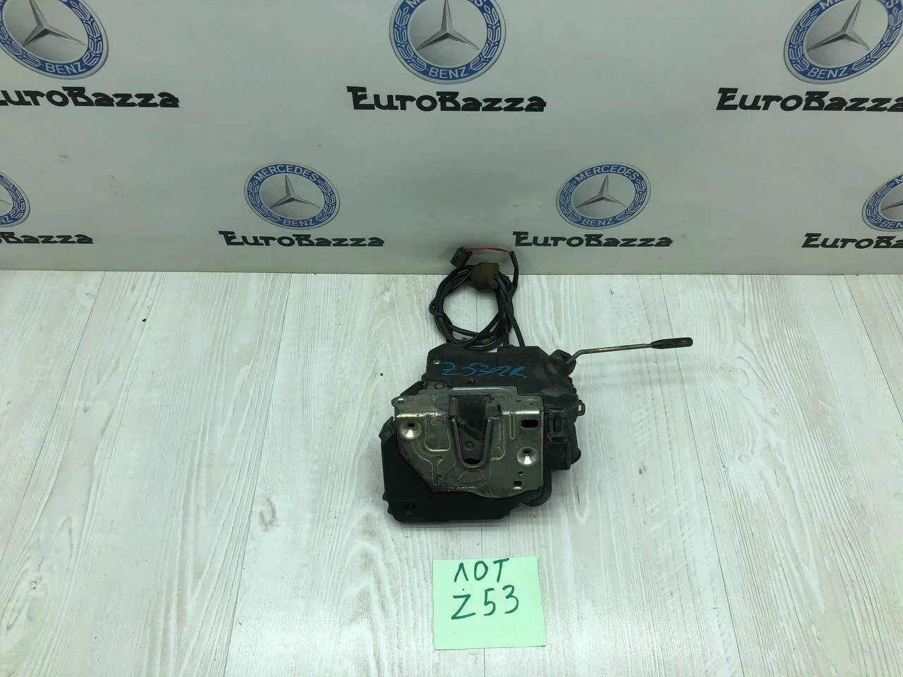 Дверной замок передний правый Mercedes W203