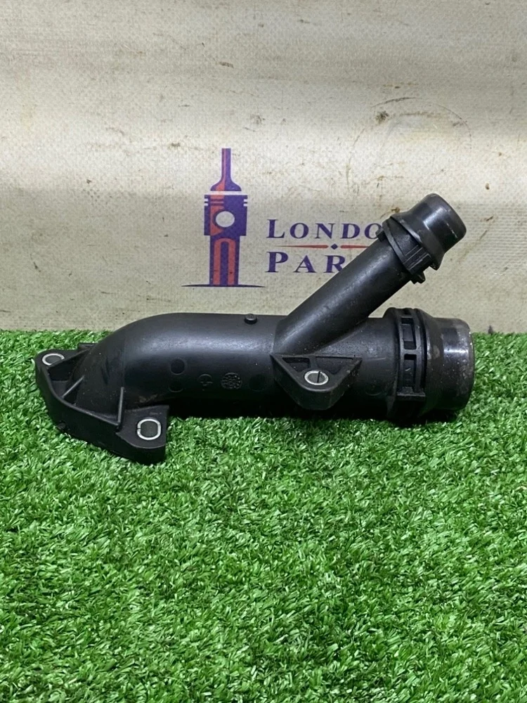 Соединительный патрубок BMW 320i E90