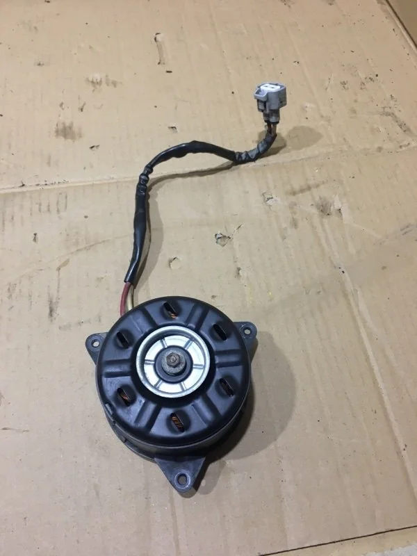 Мотор вентилятора охлаждения TOYOTA HIGHLANDER 2019 163630P190 GSU55 2GRFKS, левый