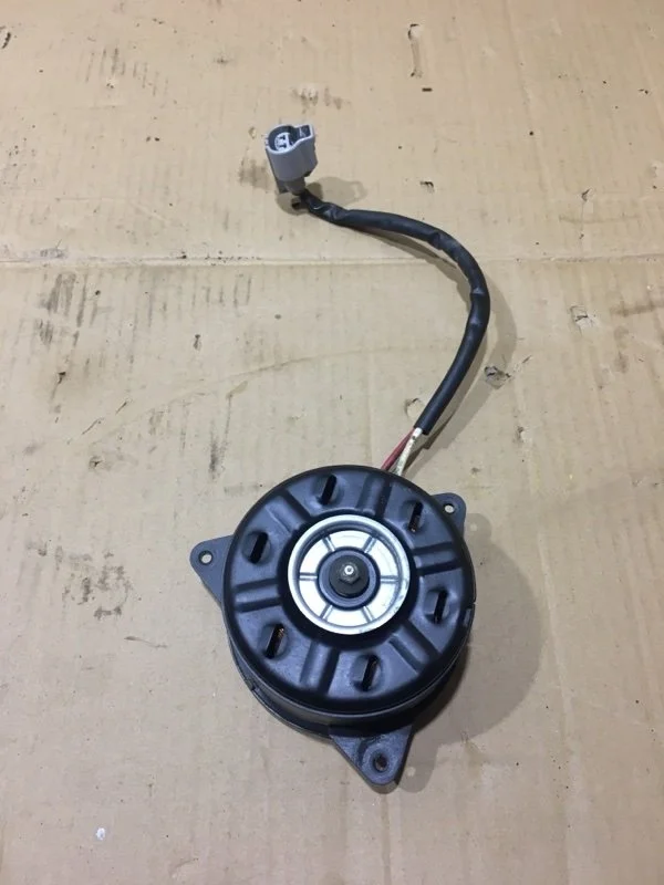 Мотор вентилятора охлаждения TOYOTA HIGHLANDER 2019 163630P180 GSU55 2GRFKS, правый