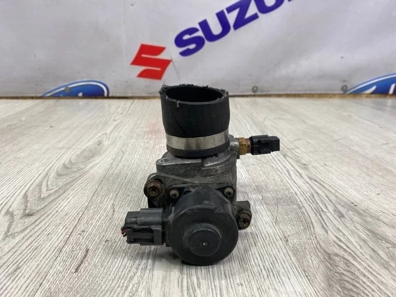 Дроссельная заслонка Mitsubishi Pajero 2003