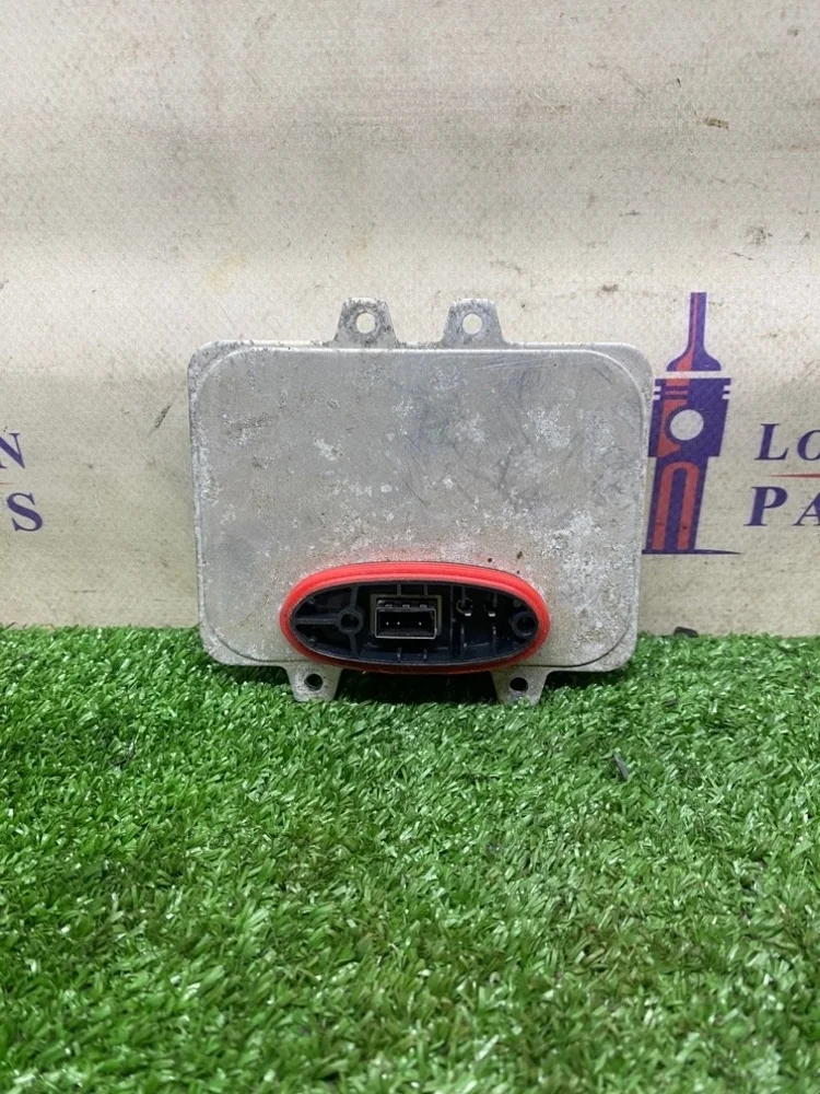 Блок управления фарой BMW X5M E70