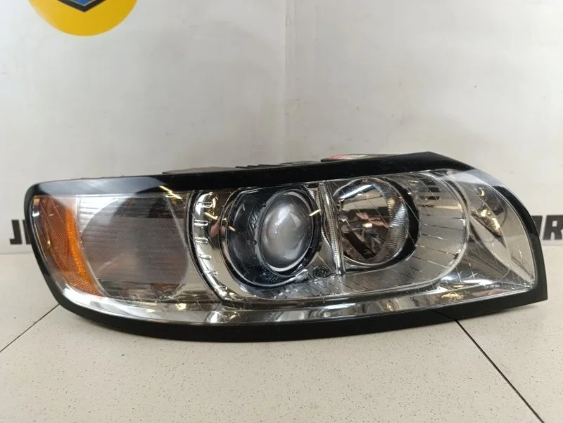 Фара Volvo V50 2011 MW84