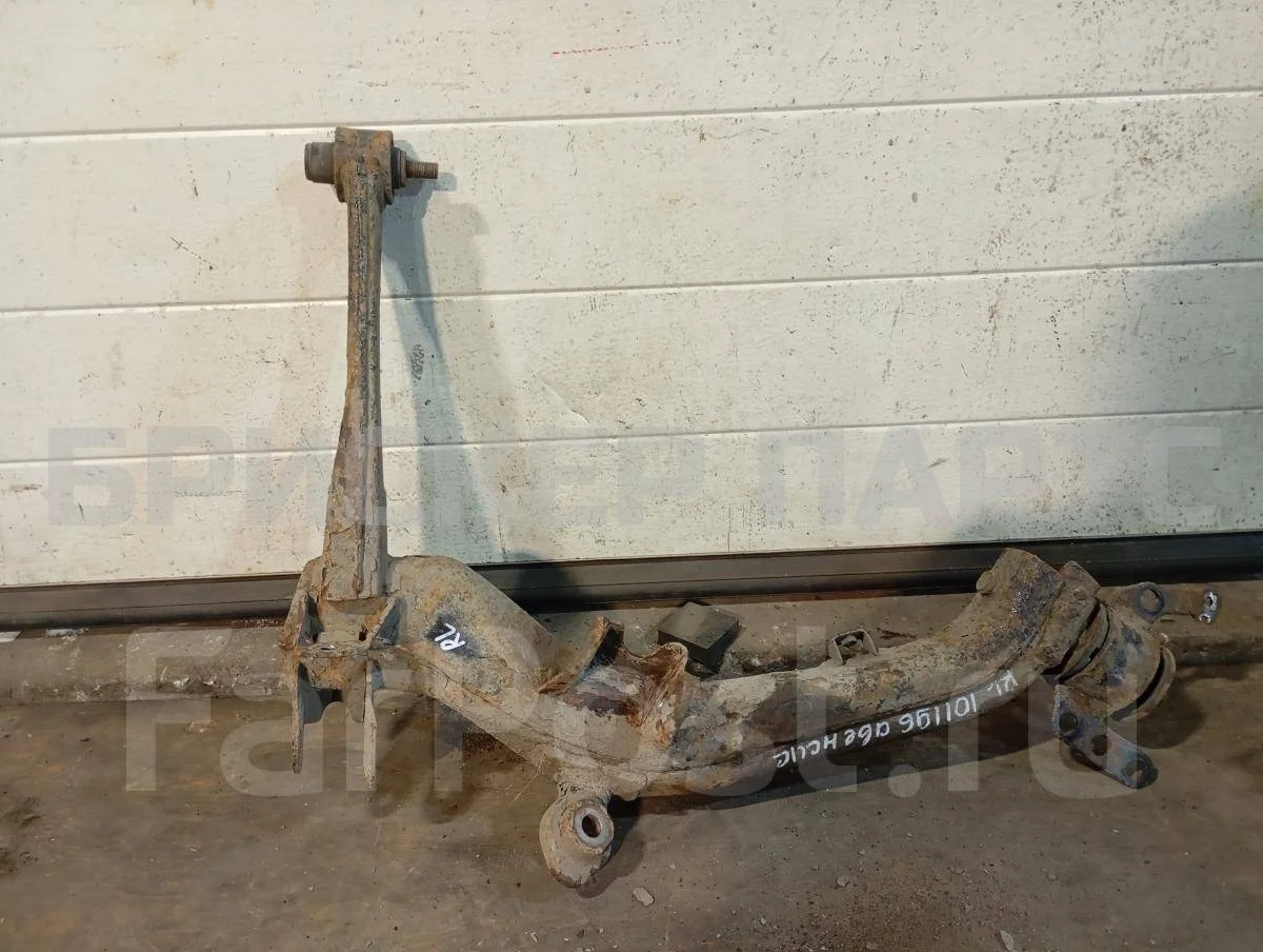 Рычаг задний левый Тойота Авенсис 2 (T250)