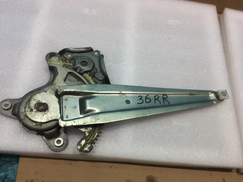 Стеклоподъемник электр. задний правый Lexus Lx570 2017 6980335080 URJ202 3UR-FE 5.7