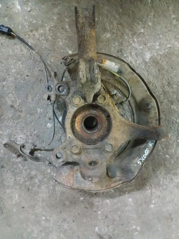 Кулак поворотный правый Toyota Rav 4 (Xa30) (2005-2014) 2006 4321142080 2.0 I 1AZFE