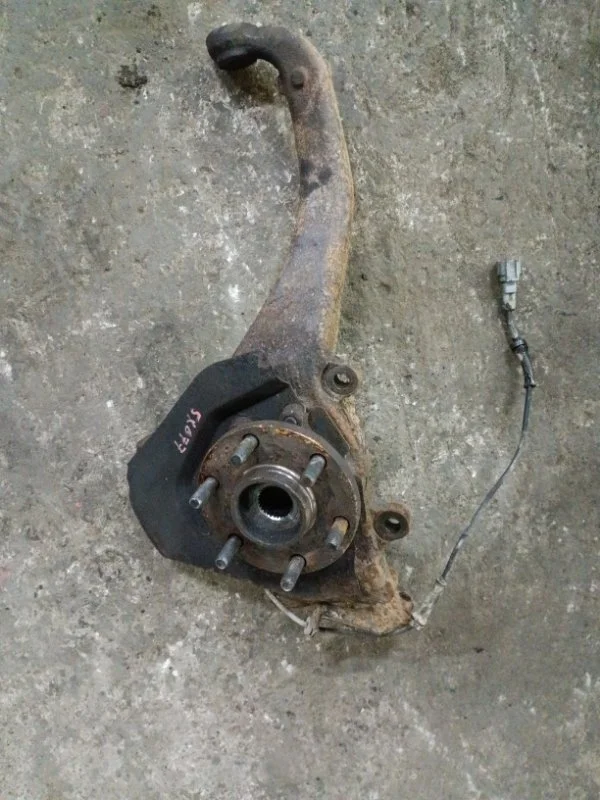 Кулак поворотный левый Nissan Pathfinder (R51M) 2004-2013 2010 400155X00C 2.5 D YD25DDTI