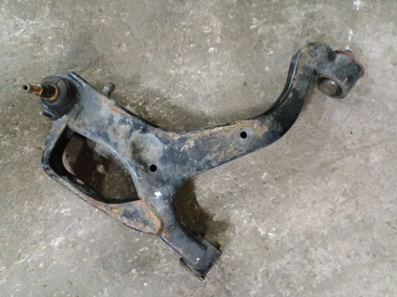 Рычаг передний нижний левый Land Rover Discovery Iii (2004-2009) 2007 RBJ501350