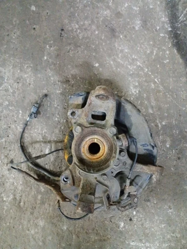 Кулак поворотный правый Mitsubishi L200 (2015-2022) 2017 MR992378 ПИКАП 2.4 D 4N15