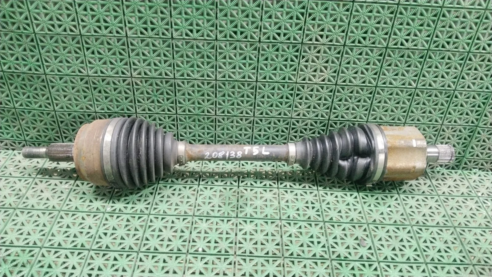 Вал привода со шрусами VOLKSWAGEN TRANSPORTER T5 NEX 2010- АКПП левый б/у TRANSPORTER T5(2003-2015)