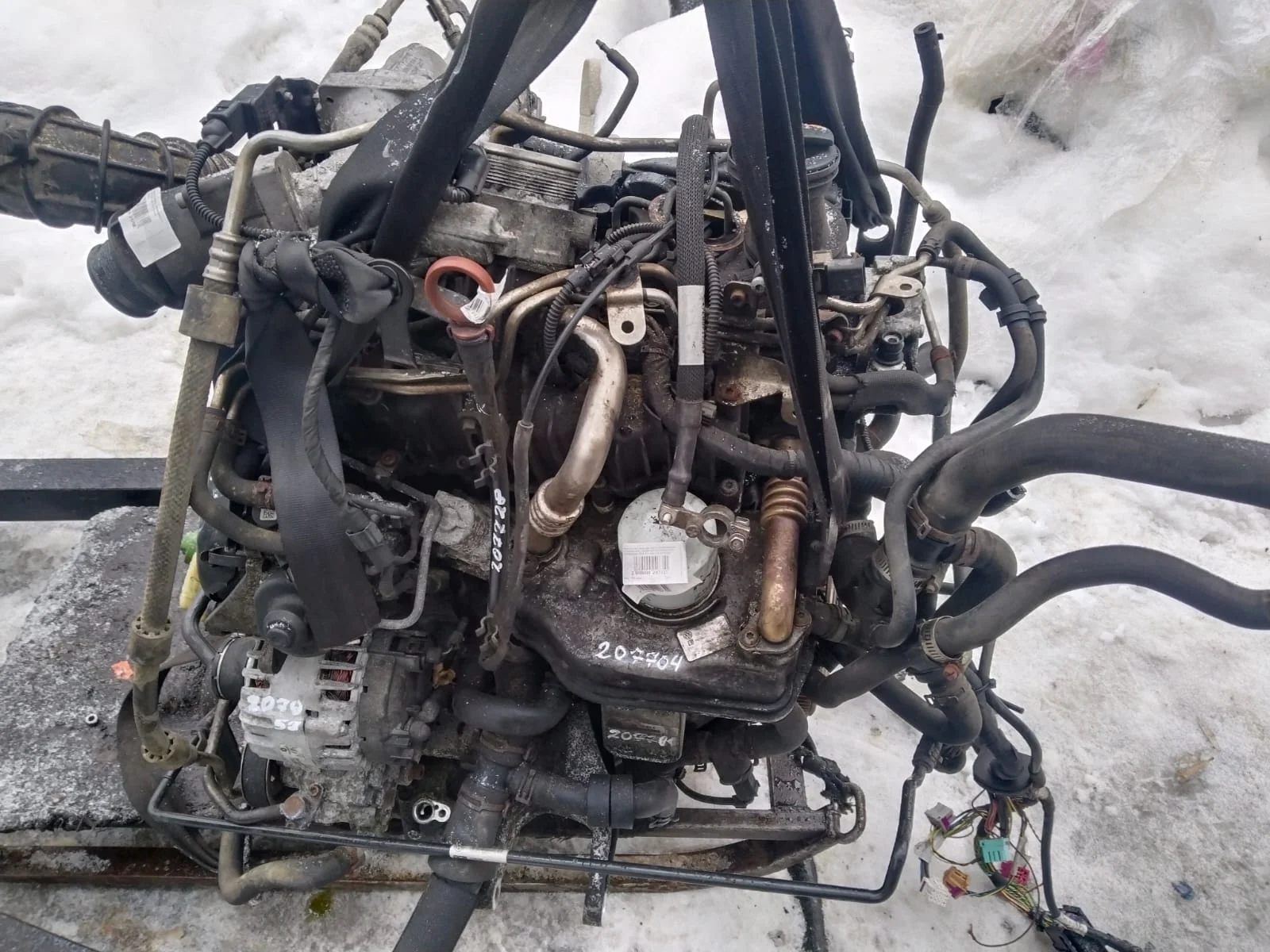 Радиатор масляный двигателя теплообменник VOLKSWAGEN TRANSPORTER T5 CFCA 2,0 132KW/180лс 2010- б/у TRANSPORTER T5(2003-2015)