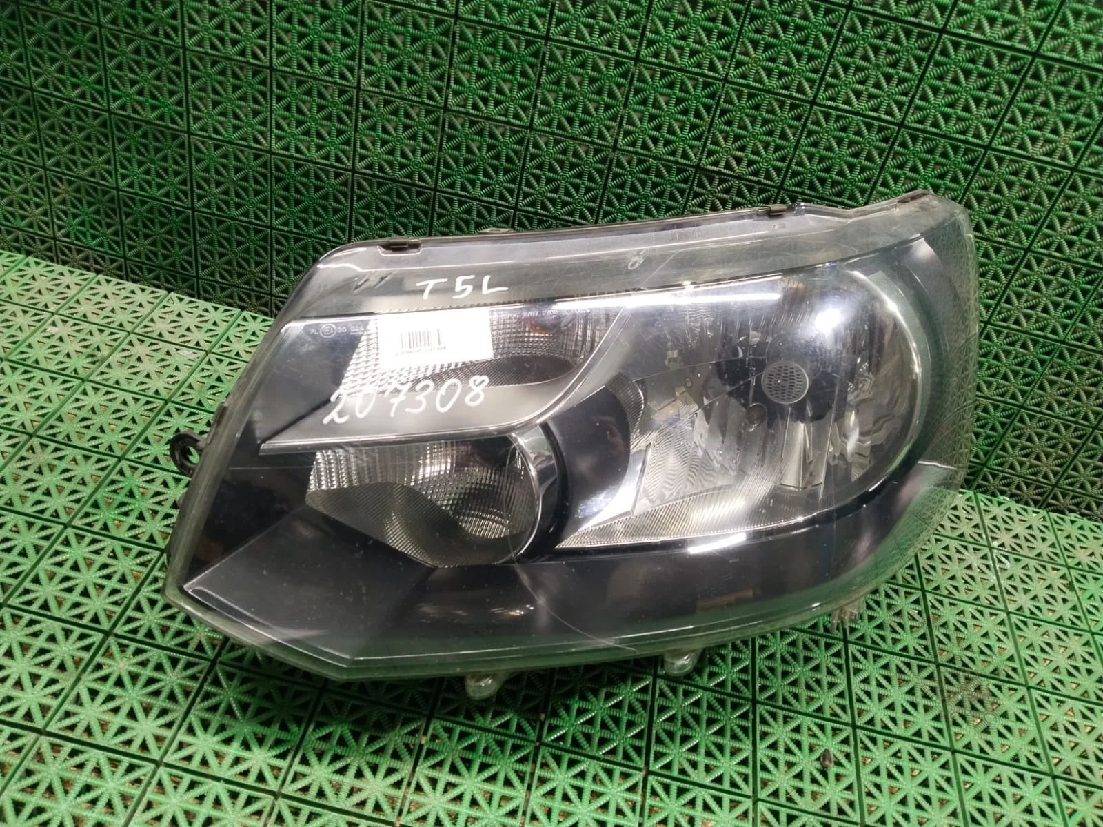 Фара VOLKSWAGEN TRANSPORTER T5 2010- левая б/у TRANSPORTER T5(2003-2015)