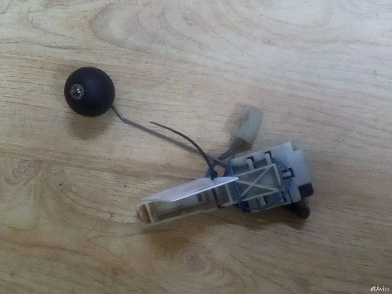 Датчик уровня топлива audi q7 r 7l8919673a