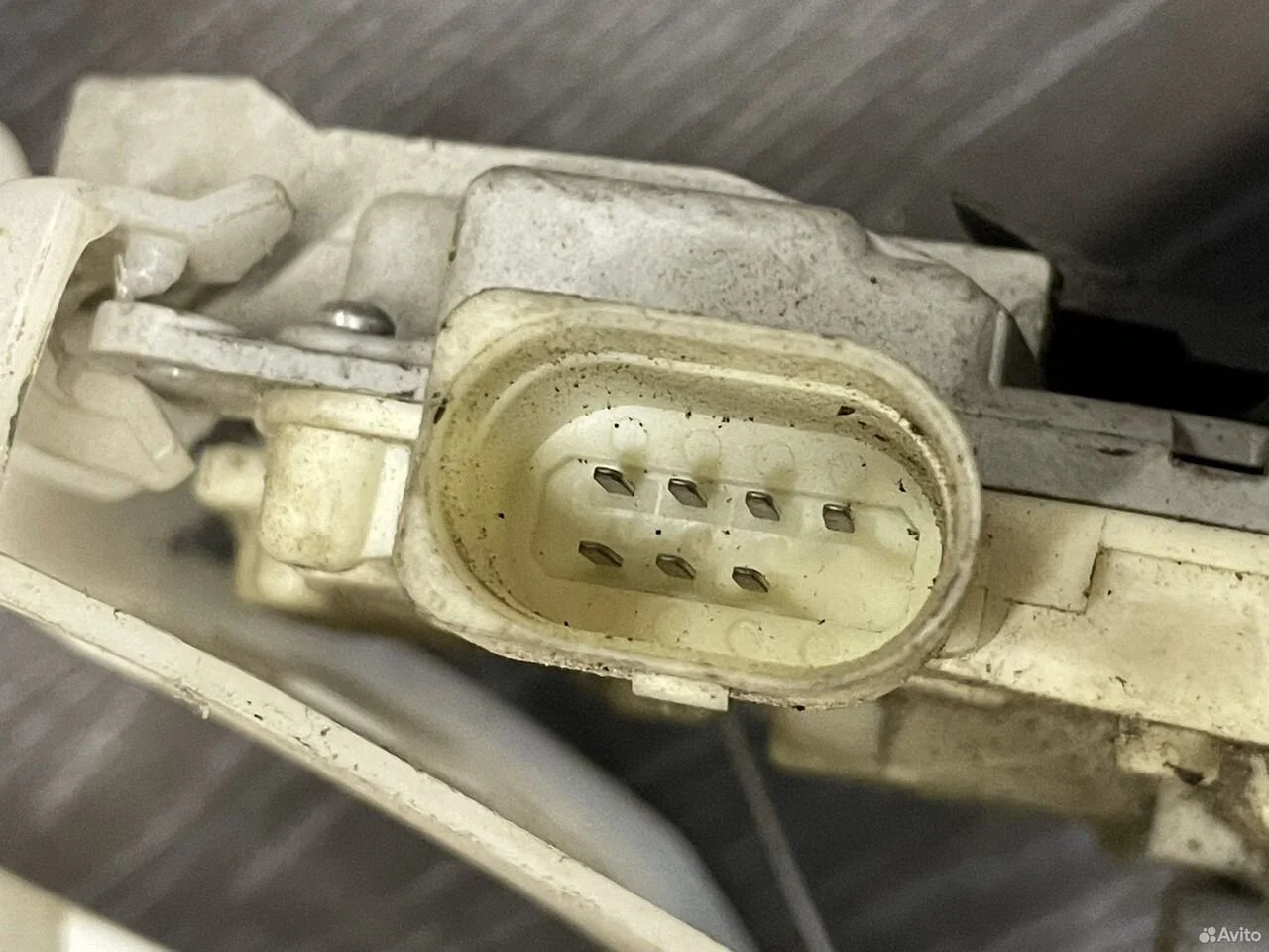 Задний правый замок двери vag