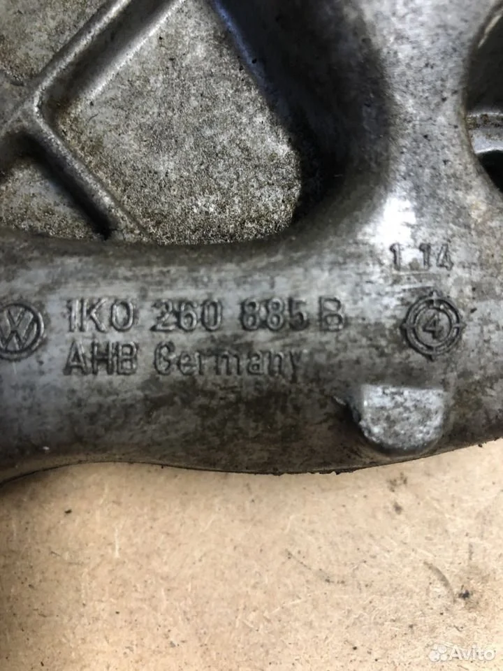 Кронштейн кондиционера vag 1k0260885b