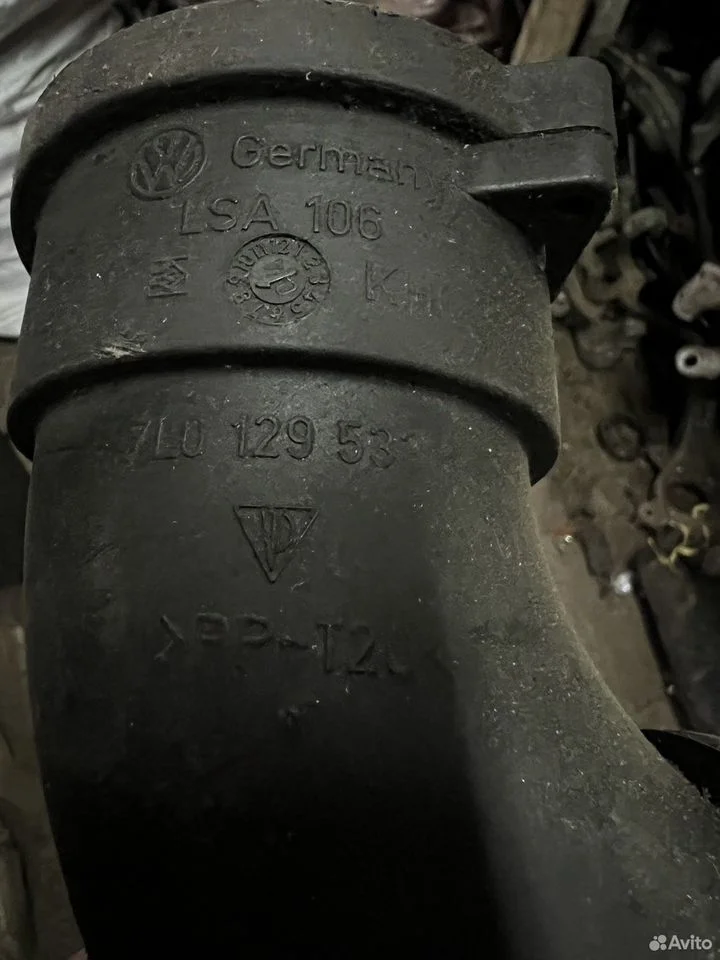 Патрубок vag 7l0129533