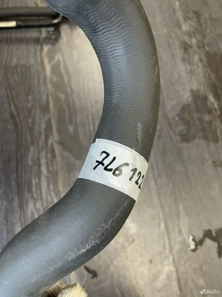 Патрубок системы охлаждения audi q7 4l 7l6122101f