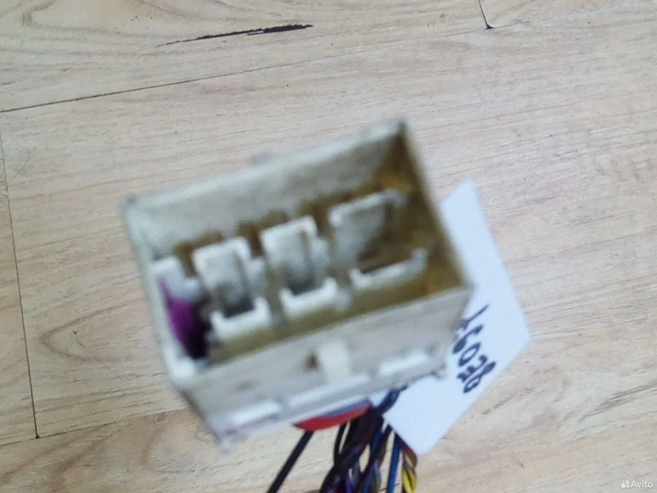 Разъемы фишки для авто vag 8e0972575