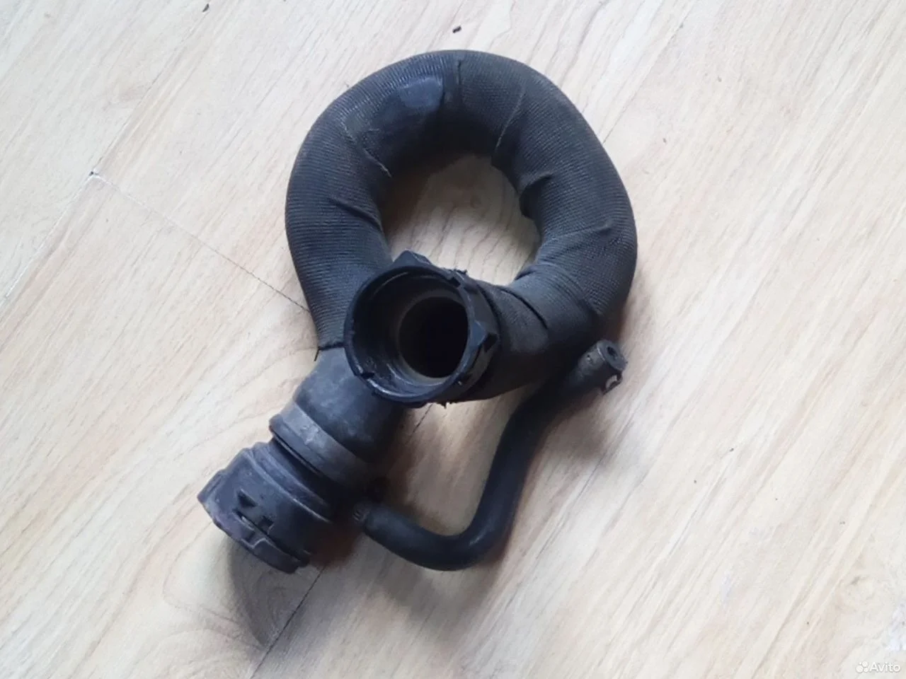 Патрубок системы охлаждения audi a6 c6 4f0121101f