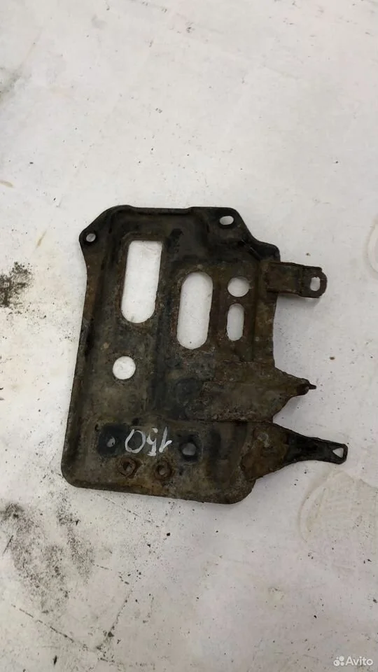 Крепление аккумулятора toyota corolla e150