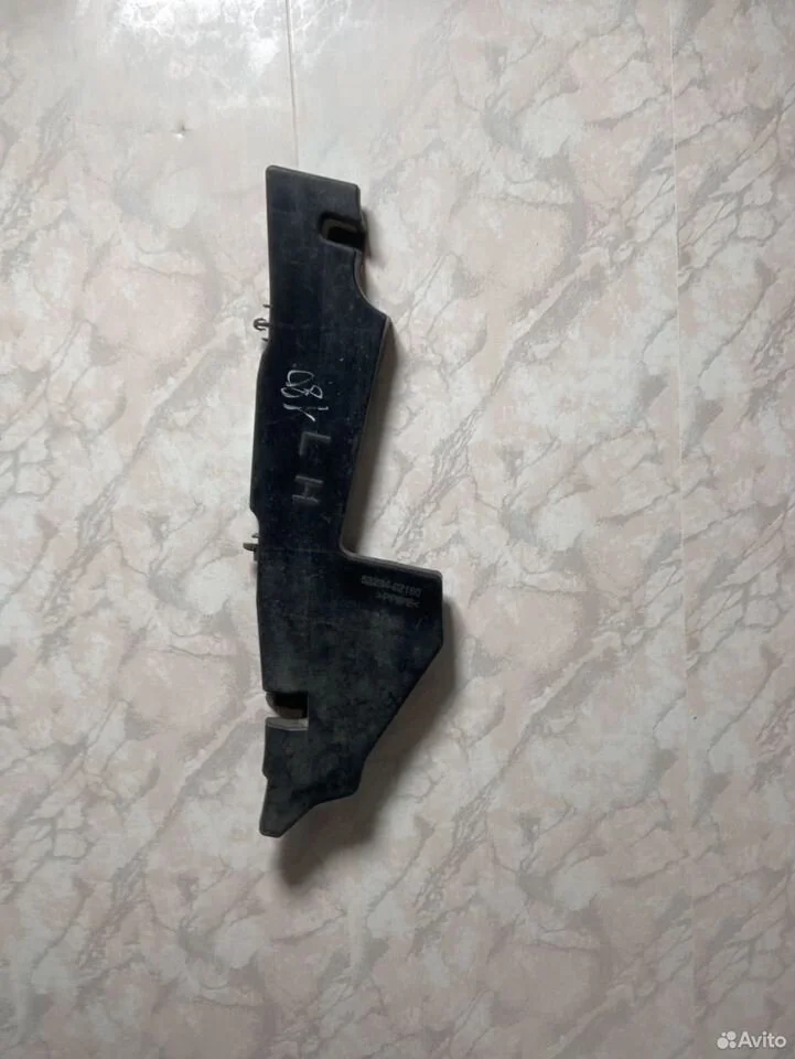 Дефлектор радиатора левый toyota corolla e180 2013