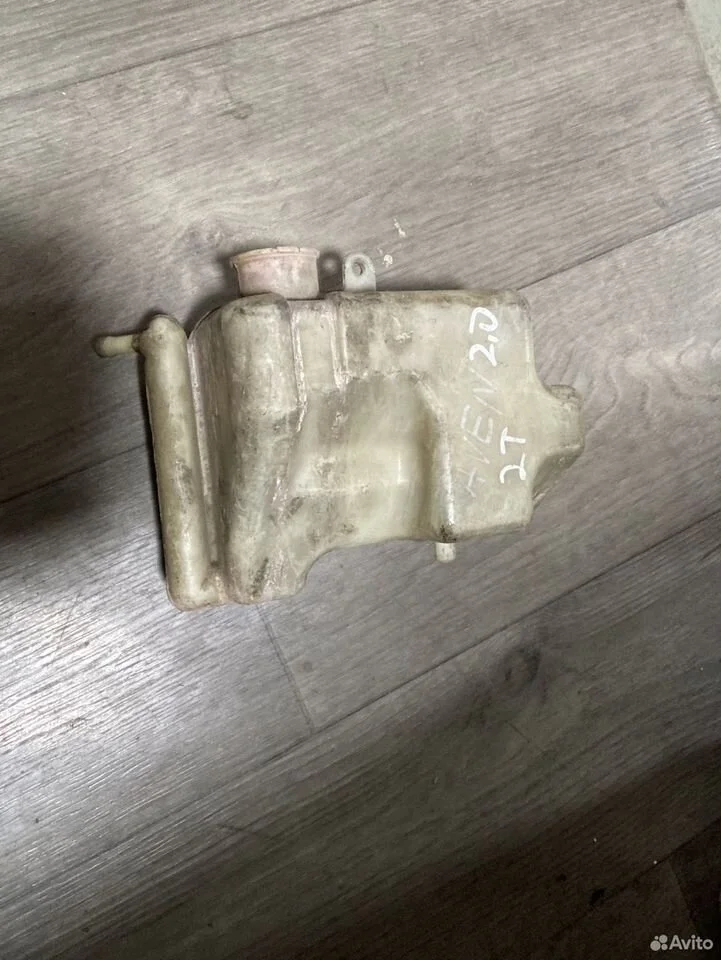 Расширительный бачок avensis toyota 250 1az