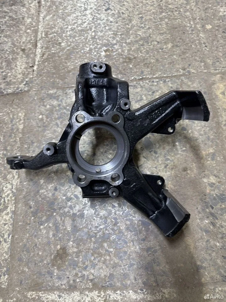 Поворотный кулак передний правый vag