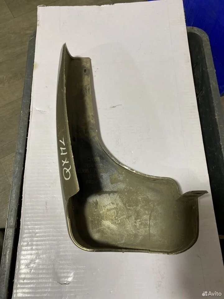 Брызговик передний левый infiniti qx56 ja60