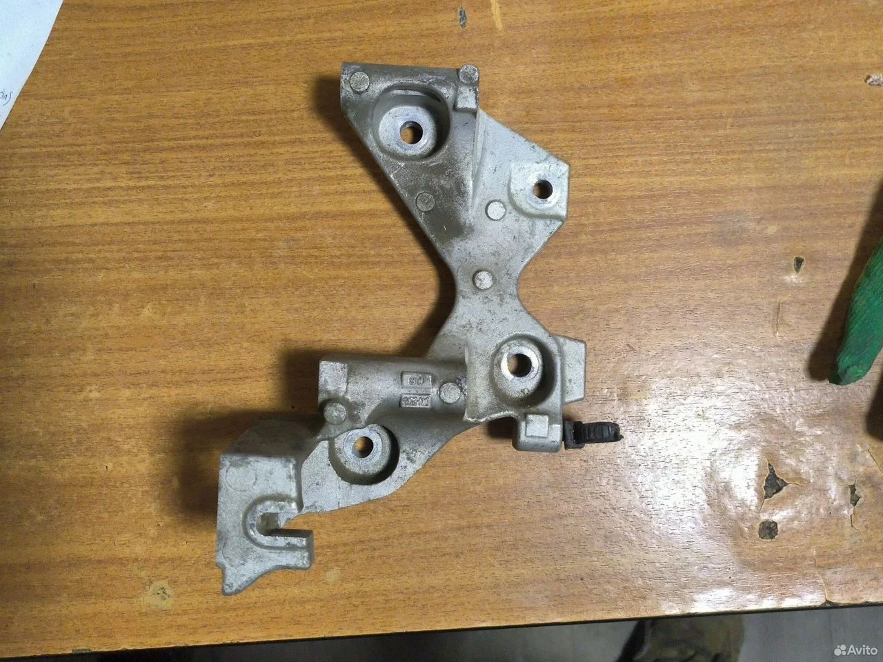 Кронштейн генератора nissan juke f15 hr1,6de