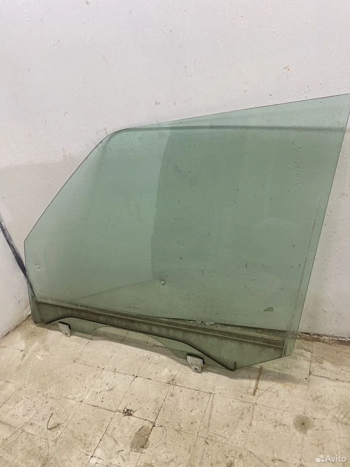 Стекло двери переднее левое infiniti qx56 z62