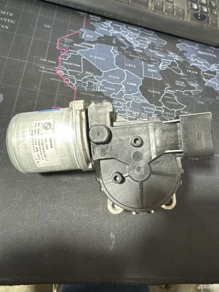 Моторчик дворников передний без трапеции vag