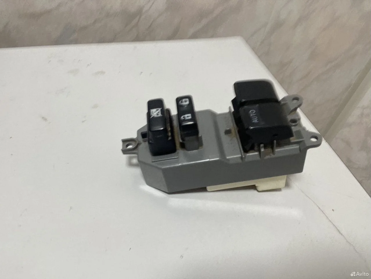Блок управления стеклоподъёмниками toyota corolla