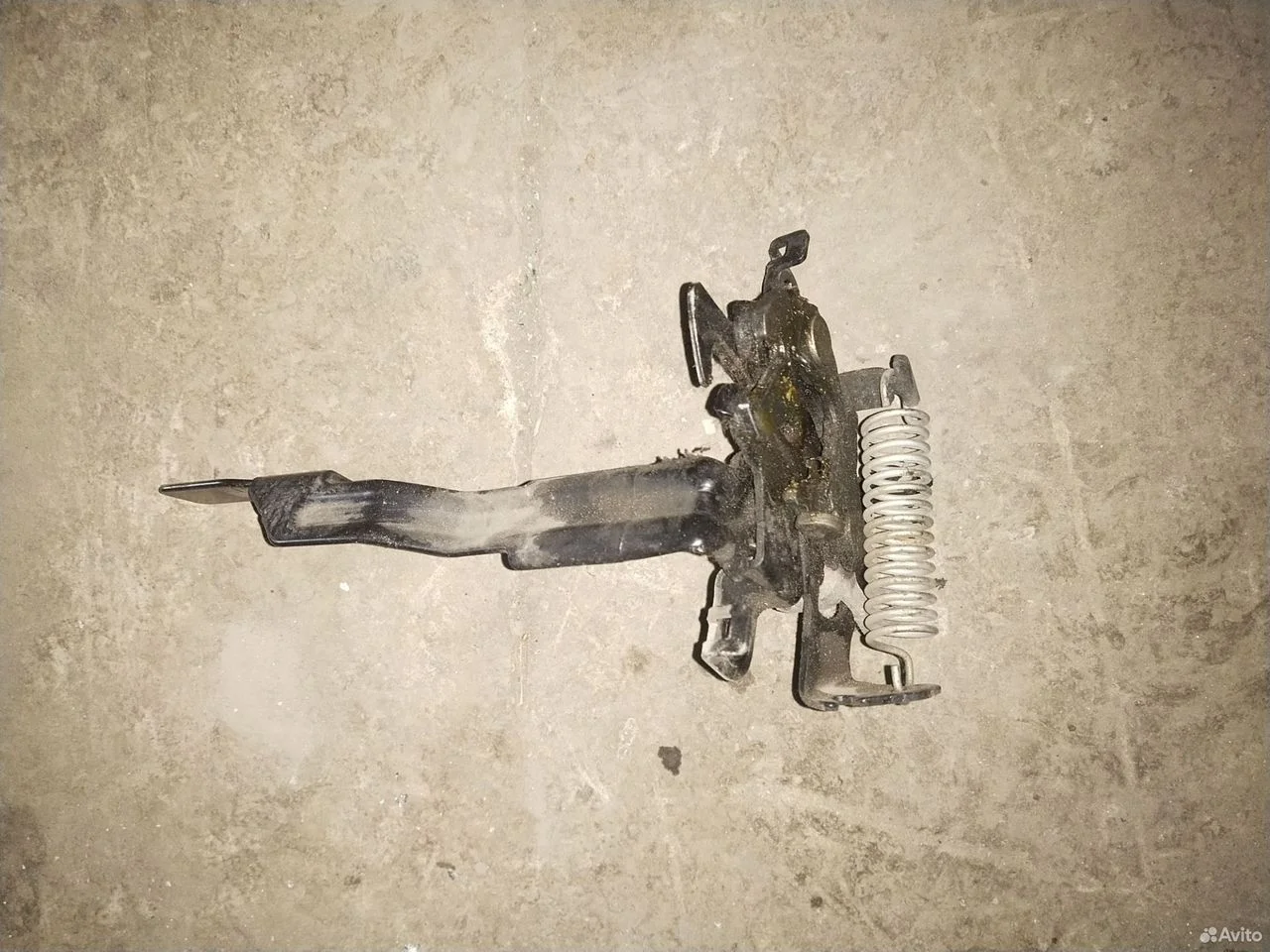 Замок капота toyota rav4